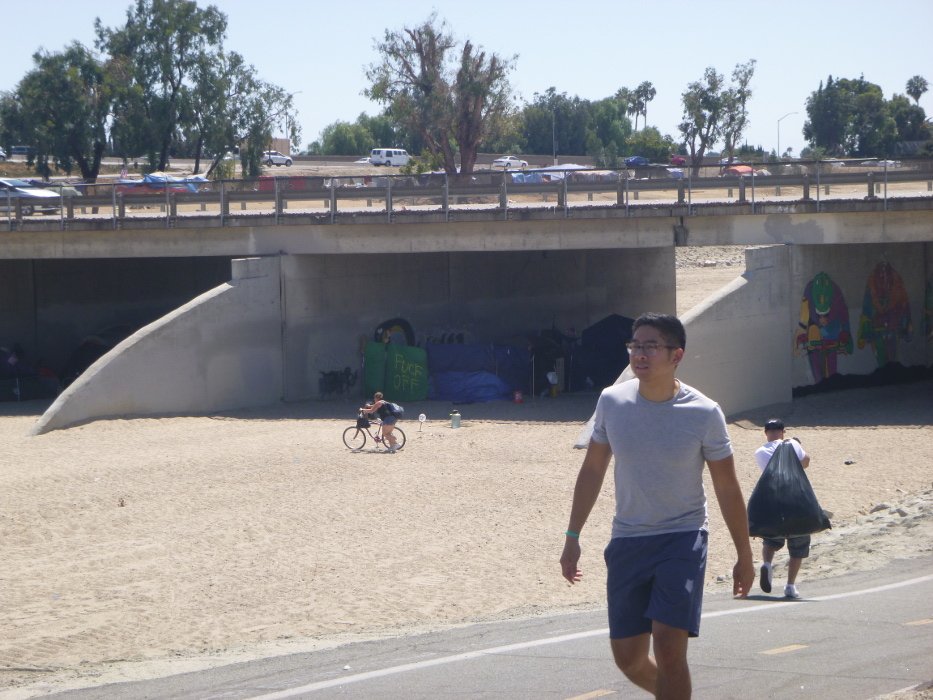 023homeless04
