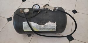 DIY Tubeless inflator tank